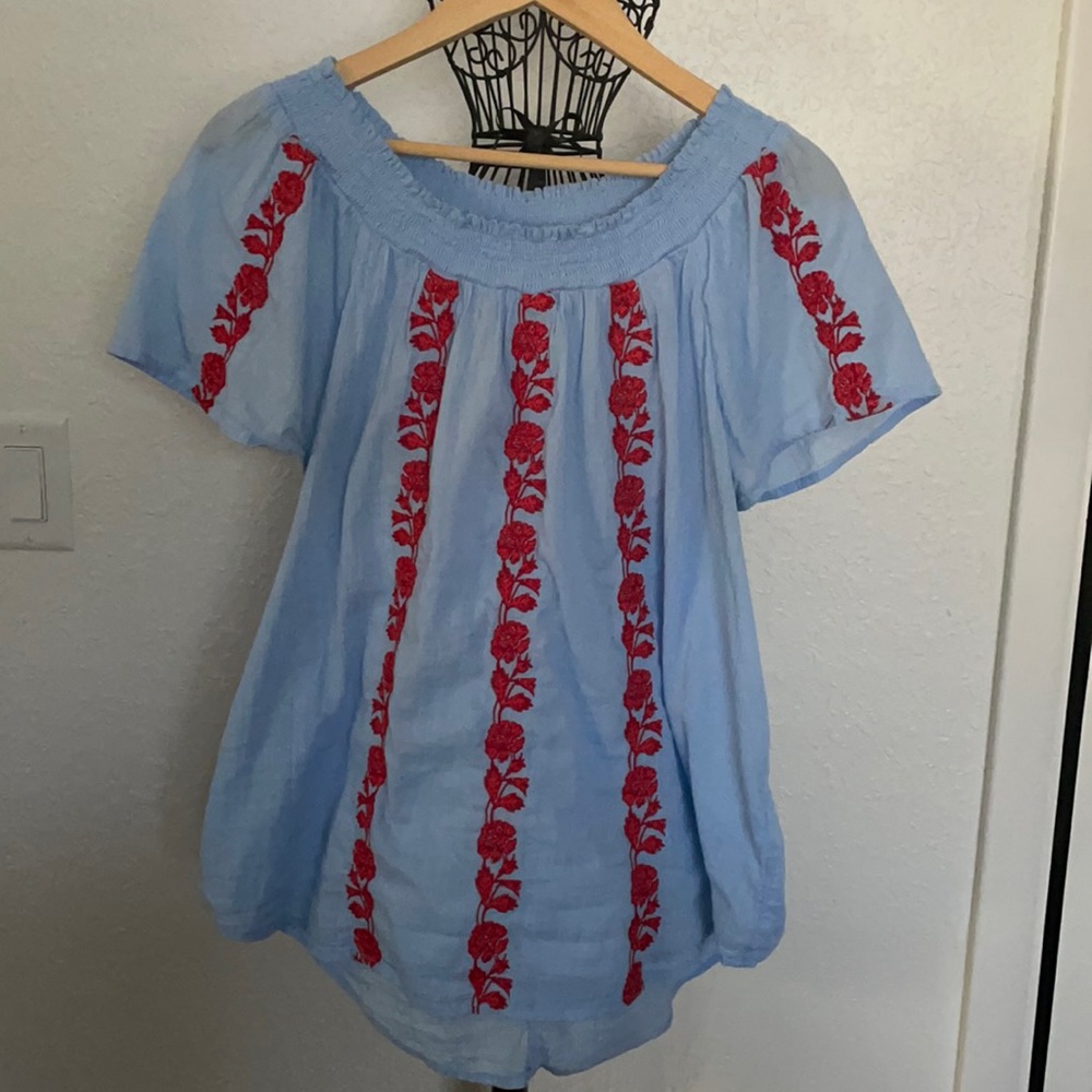 Liz Claiborne Embroidered Peasant Top